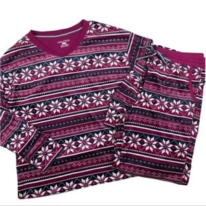 NWT Nautica Women's 2 Piece berry long sleeve Fleece Pajama Sleepwear Set